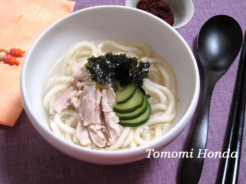 ナスラックキッチン　鶏煮込みうどん（タッカルグクス）